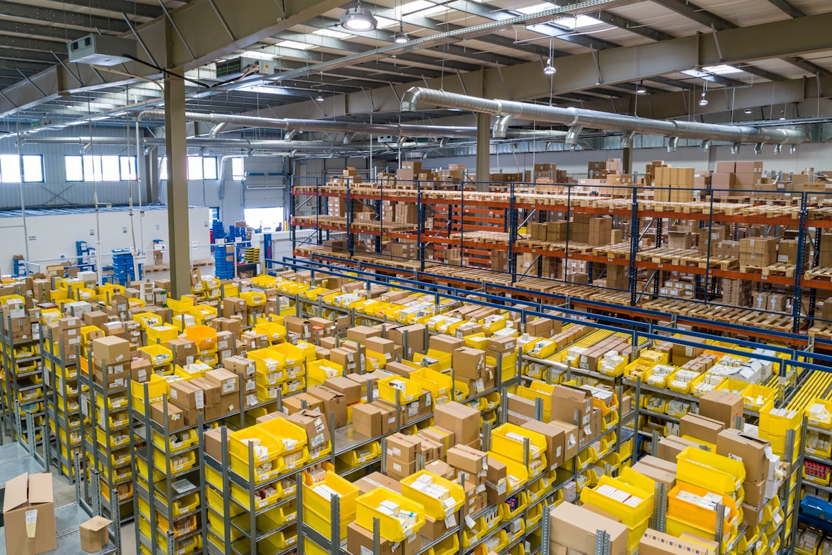 Studi Kasus Implementasi Software Logistik SOLOG